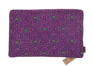 Einzigartiger Seidenkissenbezug (60 x 40 cm) im Sari-Stil in tiefem Lila mit orientalischem, geometrischem Suzani-Muster und bunten Rauten für Boho- und Vintage-Kissen