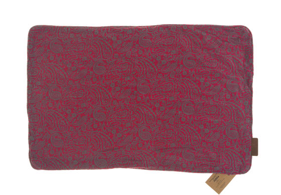 Seiden-Sari-Kissenbezug 60x40 cm in Rot und Dunkelrot mit feinen, ornamentalen Wickelmustern und im ethnischen Boho- und orientalischen Stil