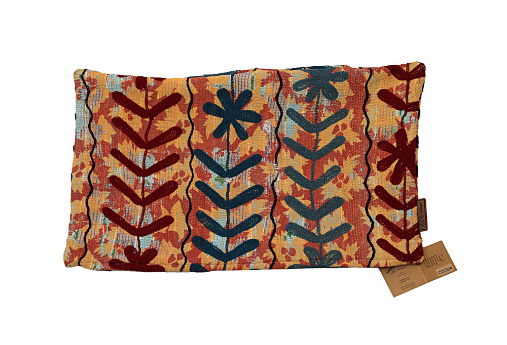 Einzigartiger Suzani-Kissenbezug (30 x 50 cm) in warmem Ockerrot und Blau mit gestickten Zickzackblättern und dunklen Konturen im Vintage-Boho-Stil