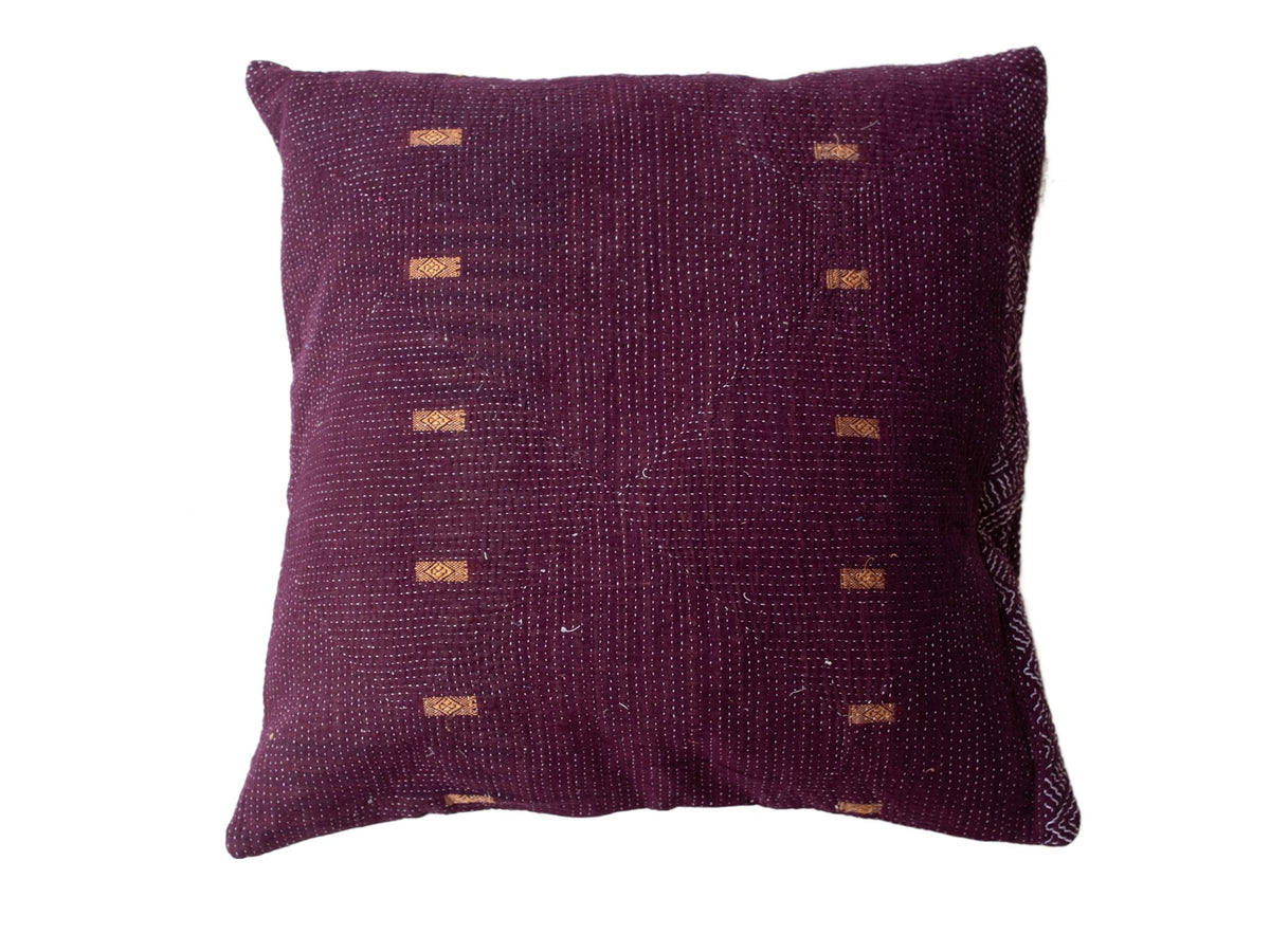Sari pillowcase 50x50 in dark purple with small dots and Indian boho vintage patterns in gold-colored squares - unique sari pillow/ethnic upcycled pillowcase