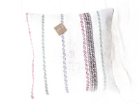 Sari pillowcase 50x50 cm in white with colorful Indian patterns and borders in green, red and black - unique bohemian/ethnic vintage Indian pillowcase for sari pillows and sari cushion.